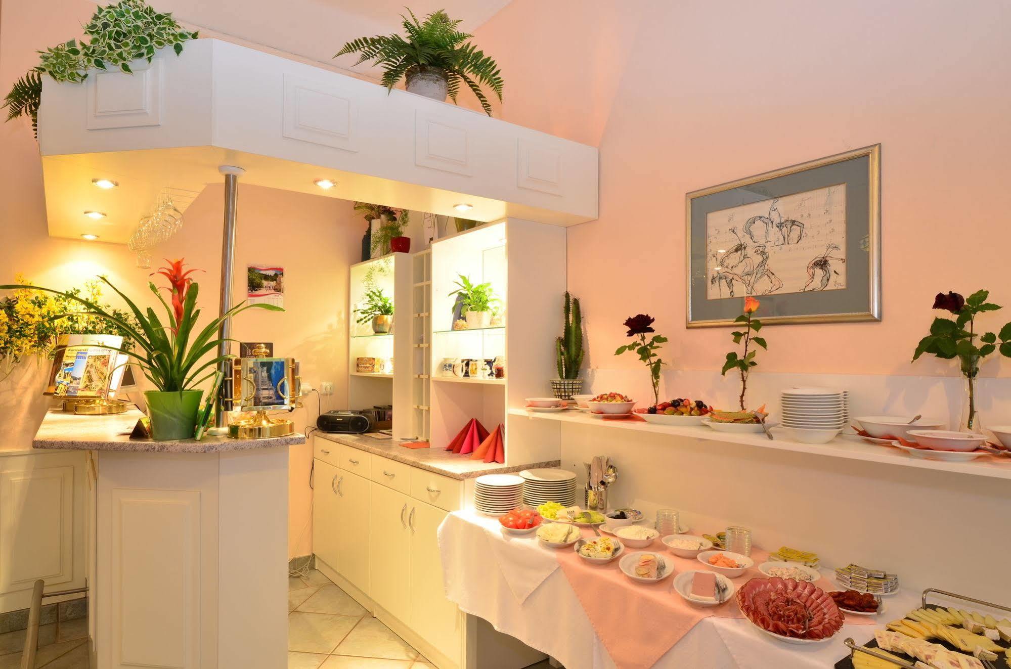 Sant Georg Garni Hotel Marianske Lazne Ngoại thất bức ảnh