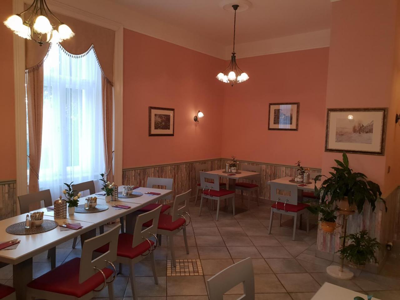 Sant Georg Garni Hotel Marianske Lazne Ngoại thất bức ảnh
