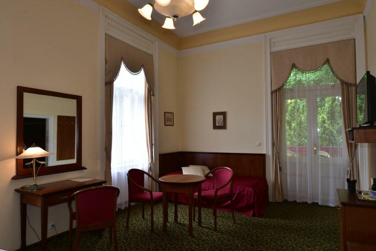 Sant Georg Garni Hotel Marianske Lazne Ngoại thất bức ảnh