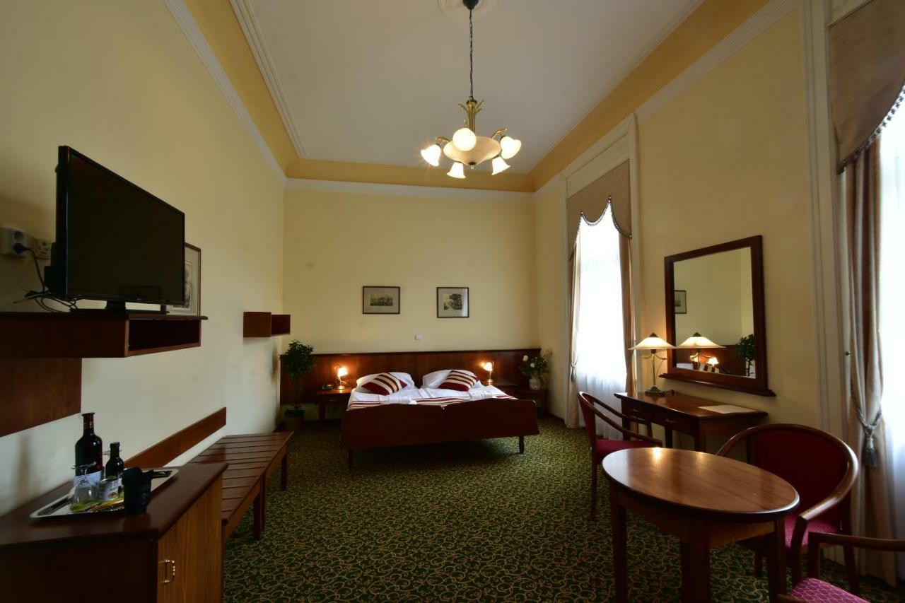 Sant Georg Garni Hotel Marianske Lazne Ngoại thất bức ảnh