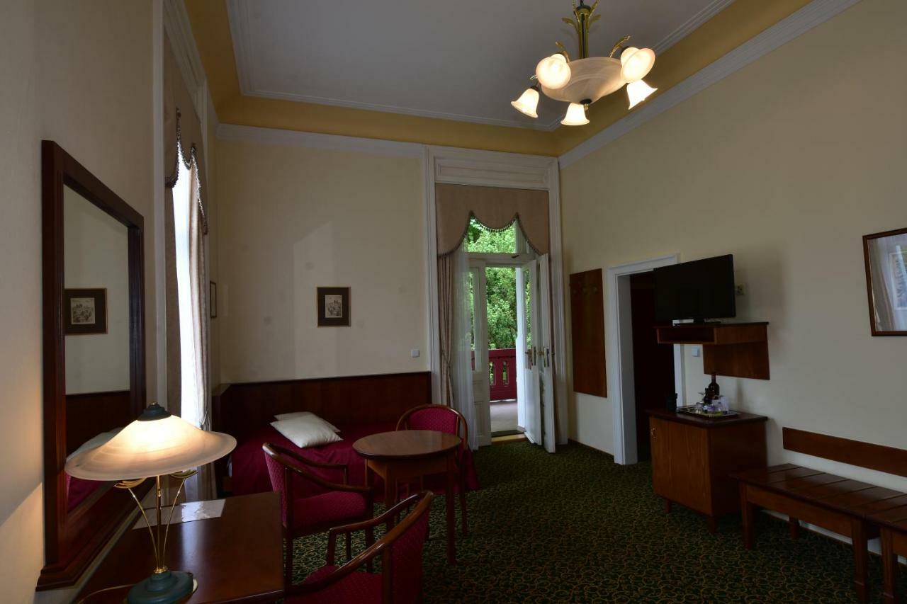 Sant Georg Garni Hotel Marianske Lazne Ngoại thất bức ảnh