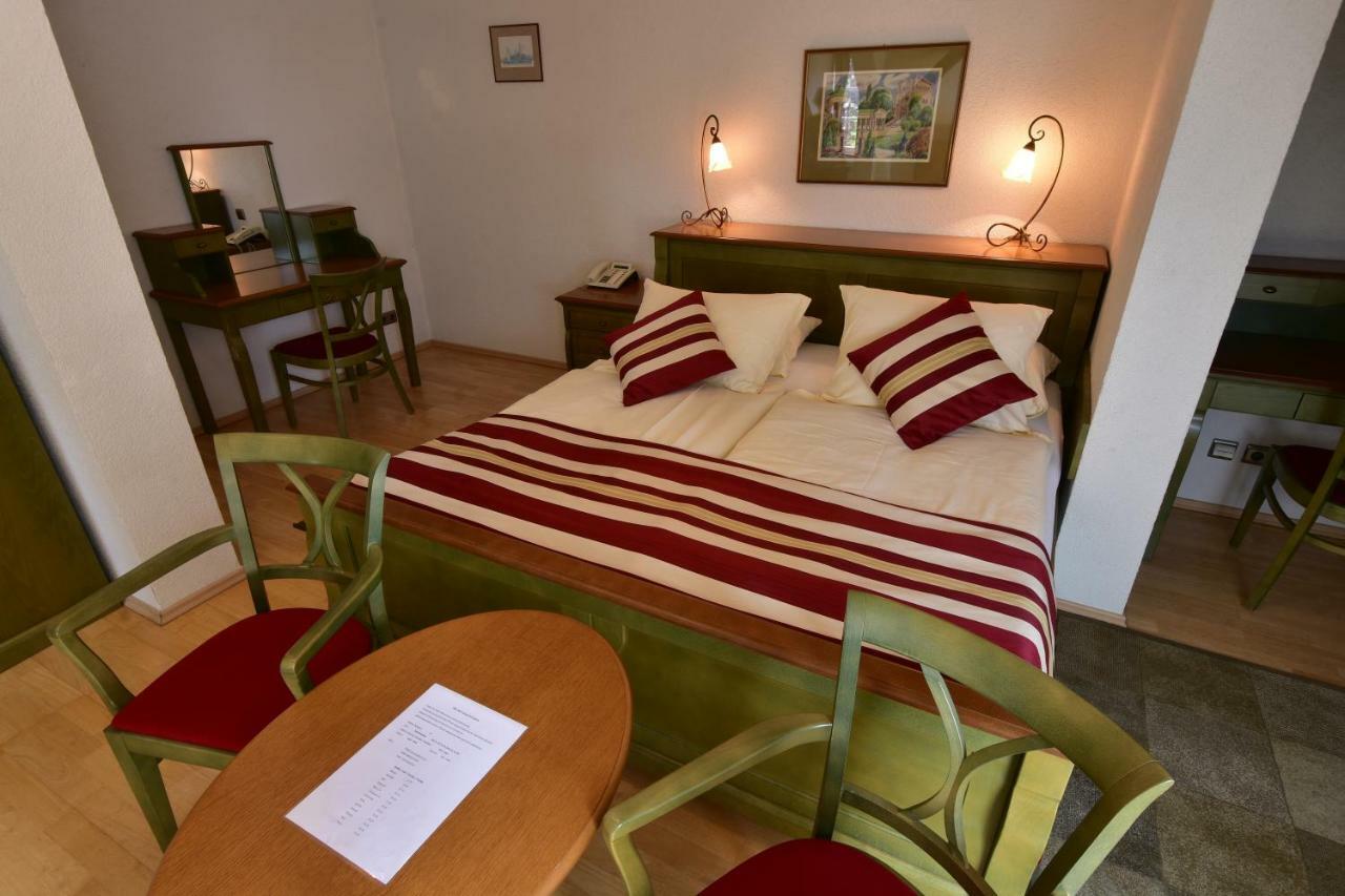 Sant Georg Garni Hotel Marianske Lazne Ngoại thất bức ảnh